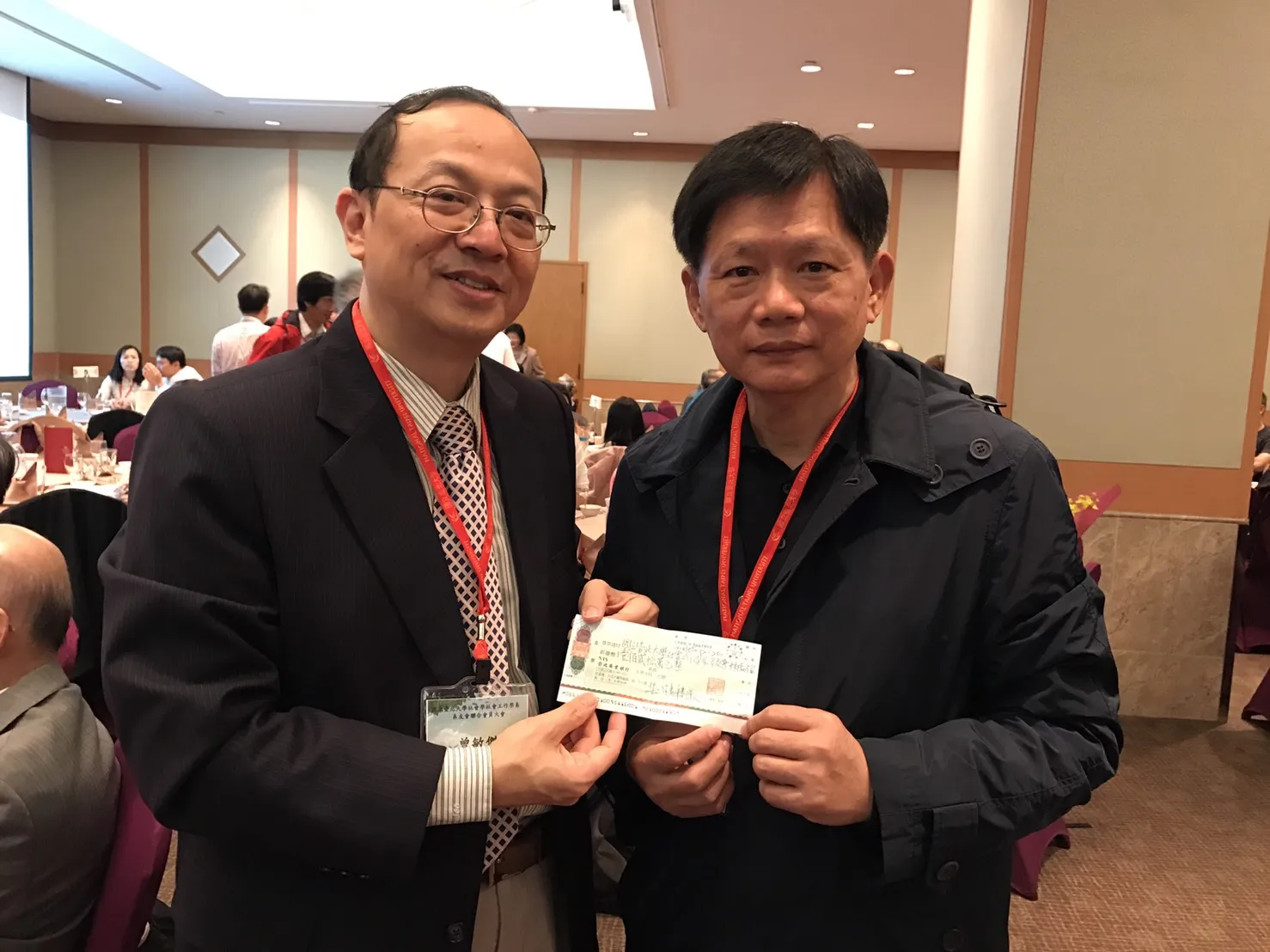 蔡宗仰校友捐贈社科院清寒暨優秀獎學金一百五十萬元（第 1 張／共 4 張）